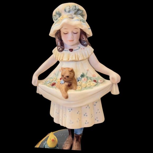 Jan Hagara PORCELAIN GIRL FIGURINE 7” Yellow Duck Chick Kitty Cat Flowers Heart - Picture 3 of 7
